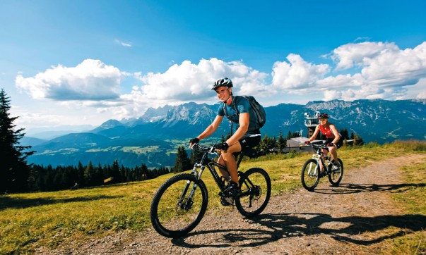 Radfahren oder Mountainbiken im Sommerurlaub © Schladming-Dachstein Tourismus